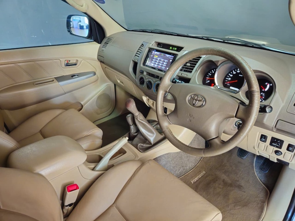 TOYOTA FORTUNER FORTUNER 3.0D-4D 4X4 - 8