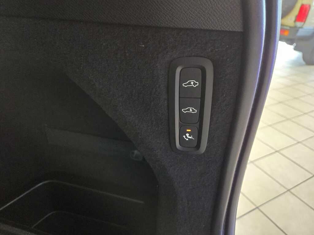VOLVO XC90 XC90 D5 INSCRIPTION AWD 6 SEATER - 17