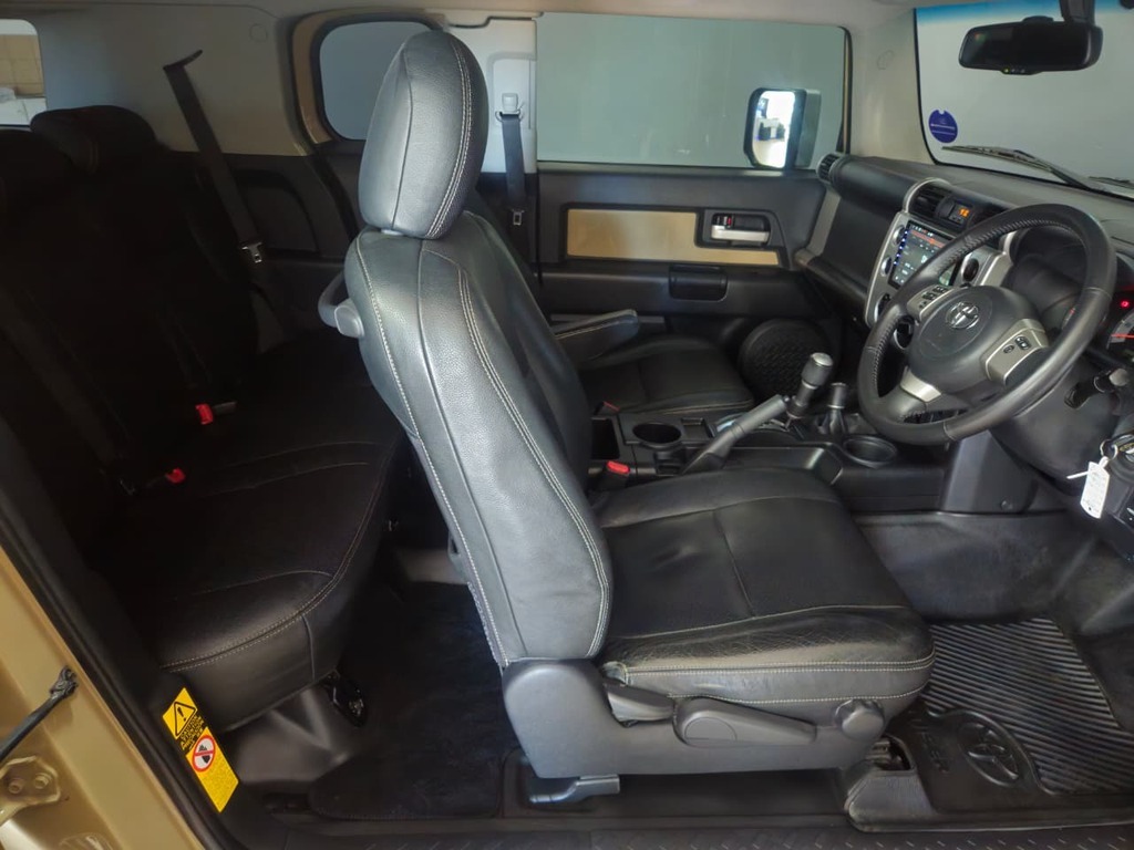 TOYOTA LANDCRUISER L/CRUISER FJ 4.0 V6 CRUISER