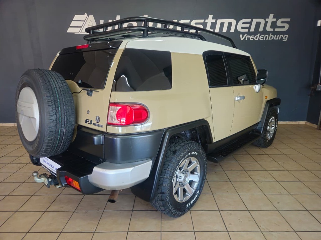 TOYOTA LANDCRUISER L/CRUISER FJ 4.0 V6 CRUISER