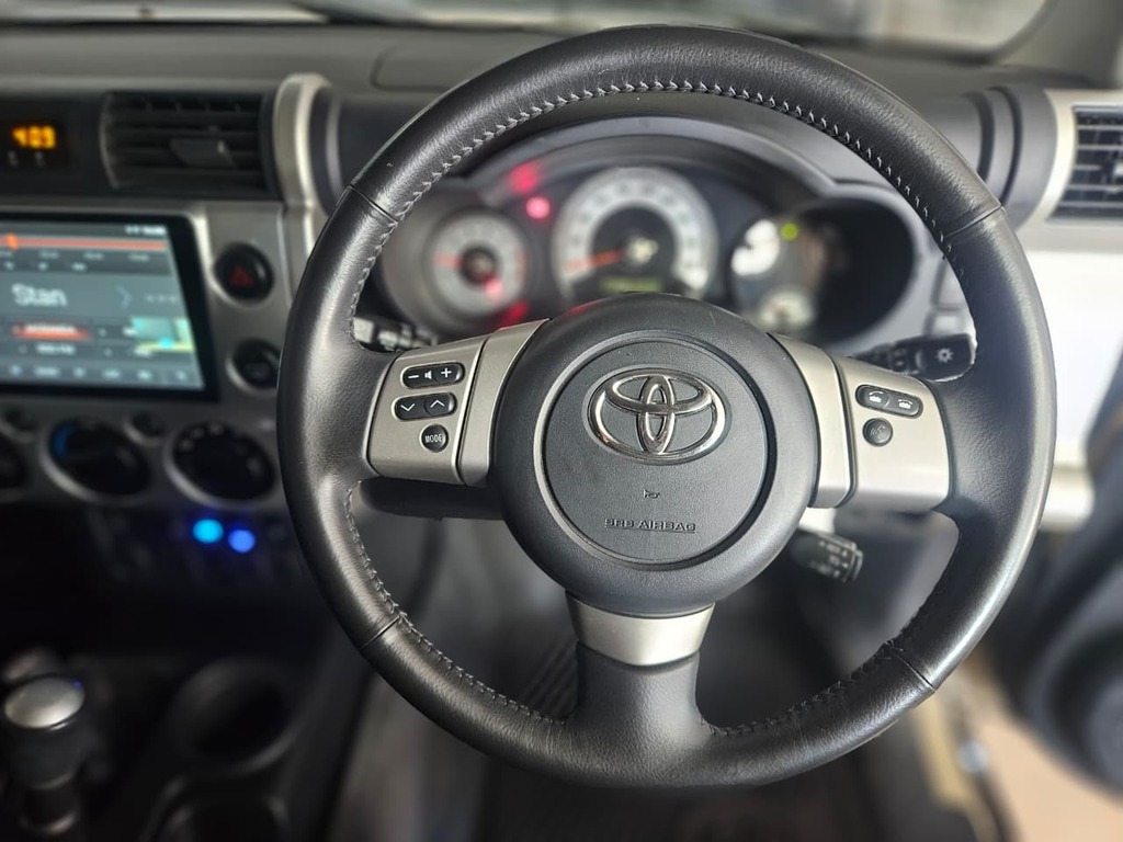 TOYOTA LANDCRUISER L/CRUISER FJ 4.0 V6 CRUISER