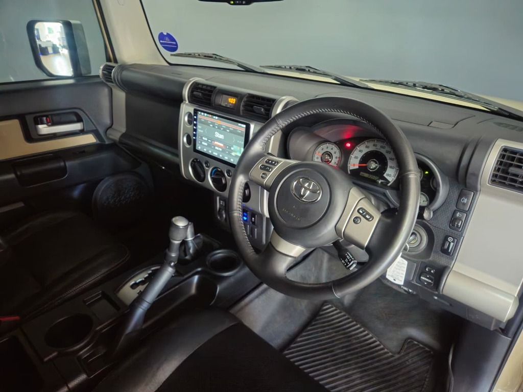 TOYOTA LANDCRUISER L/CRUISER FJ 4.0 V6 CRUISER