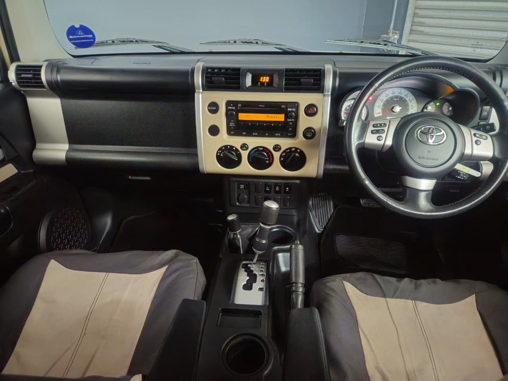 TOYOTA LANDCRUISER L/CRUISER FJ 4.0 V6 CRUISER - 4