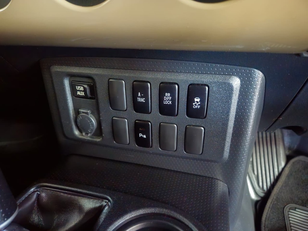 TOYOTA LANDCRUISER L/CRUISER FJ 4.0 V6 CRUISER - 7