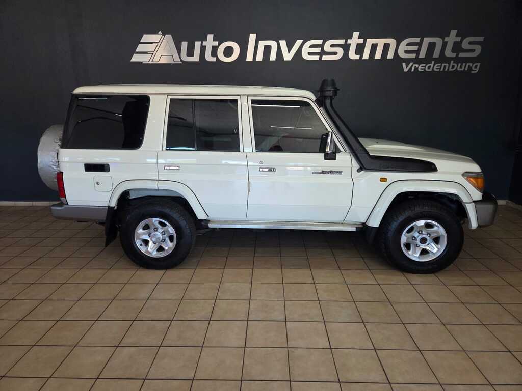 TOYOTA LANDCRUISER 70 SERIE LANDCRUISER 76 4.5D V8 S/W - 2