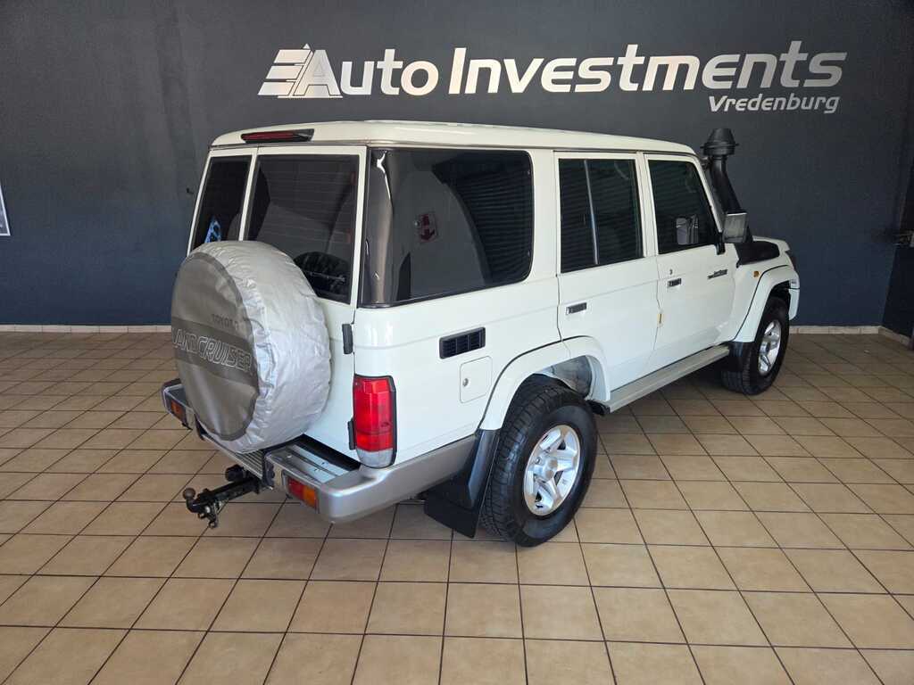 TOYOTA LANDCRUISER 70 SERIE LANDCRUISER 76 4.5D V8 S/W - 3