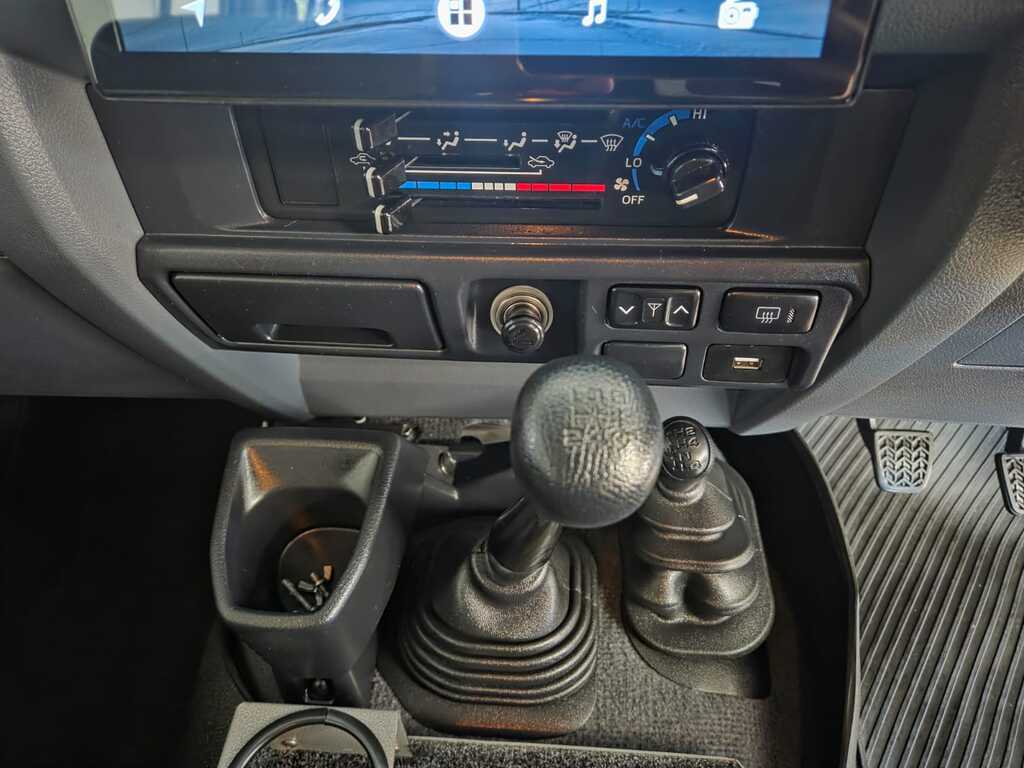 TOYOTA LANDCRUISER 70 SERIE LANDCRUISER 76 4.5D V8 S/W - 7