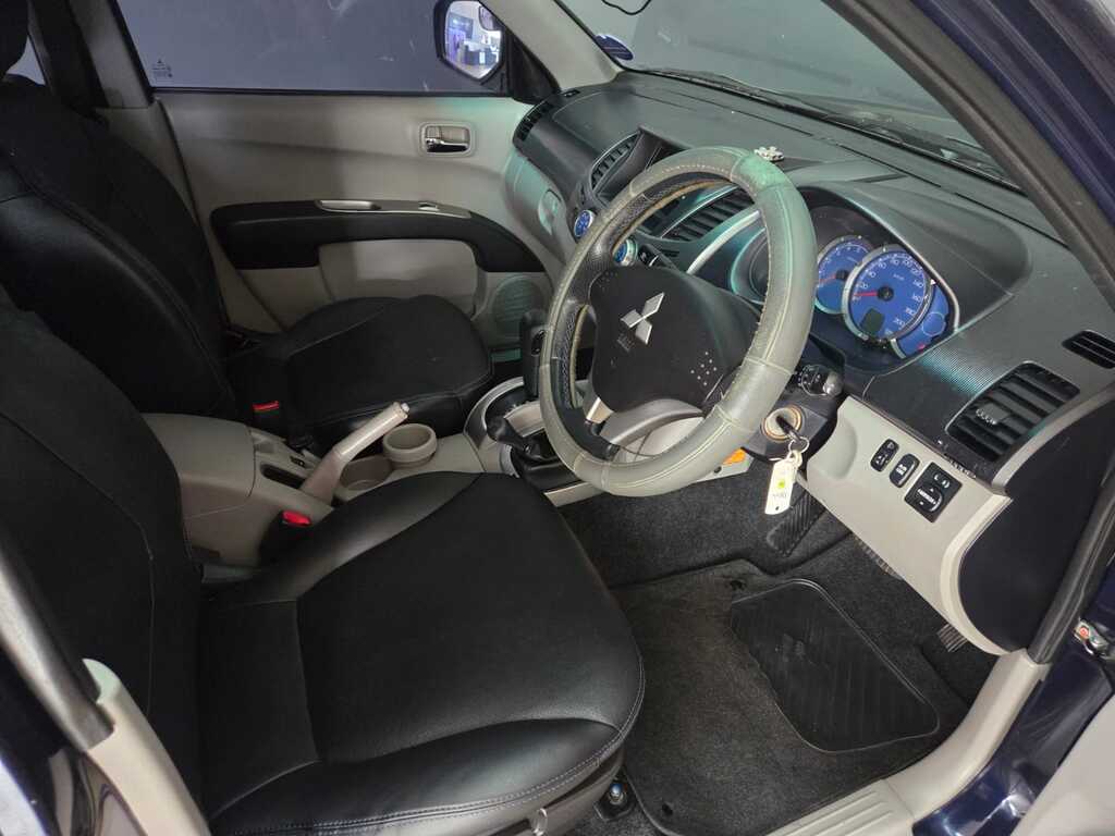 MITSUBISHI TRITON TRITON 3.2 DI-D 4X4 A/T P/U D/C - 10