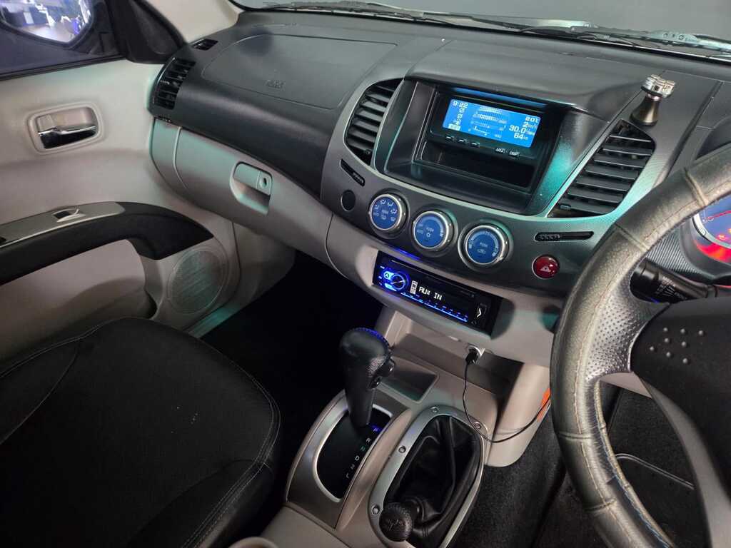 MITSUBISHI TRITON TRITON 3.2 DI-D 4X4 A/T P/U D/C - 8