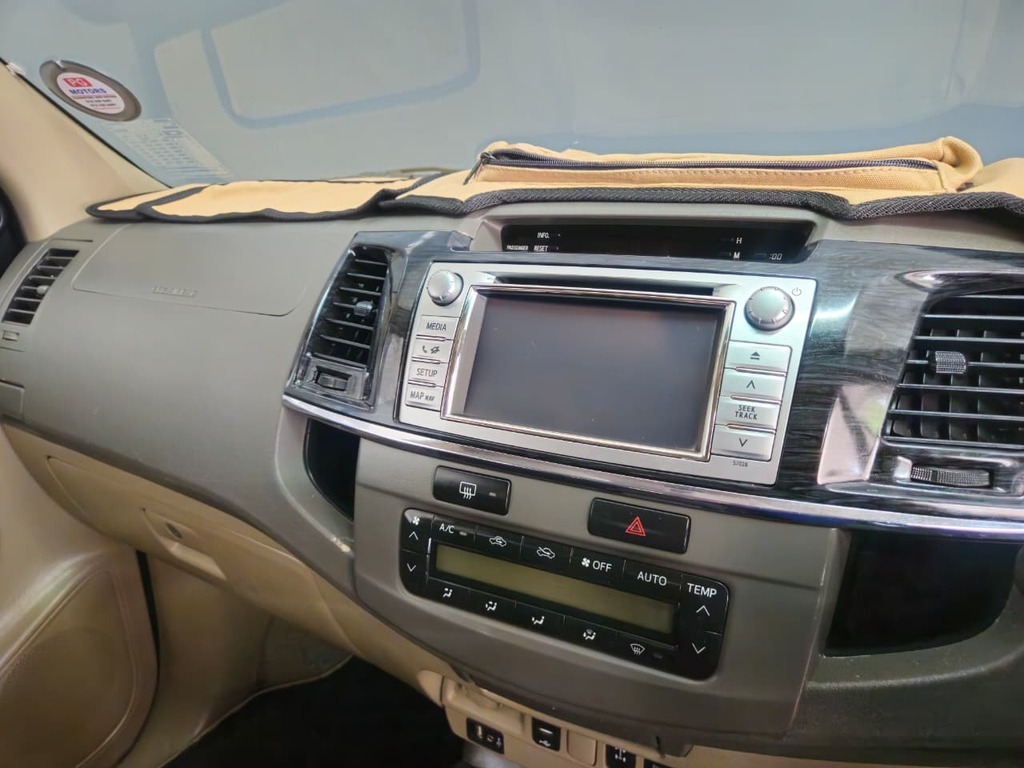 TOYOTA FORTUNER FORTUNER 3.0D-4D HERITAGE 4X4 A/T - 6