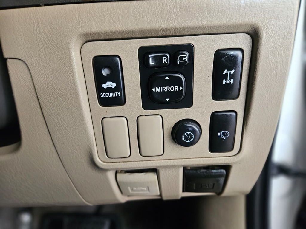 TOYOTA FORTUNER FORTUNER 3.0D-4D HERITAGE 4X4 A/T - 8