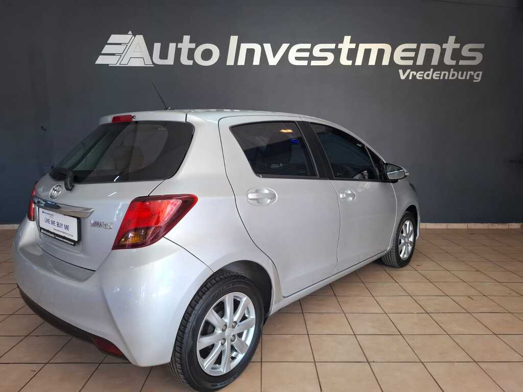 TOYOTA YARIS YARIS 1.0 XS 5Dr - 3