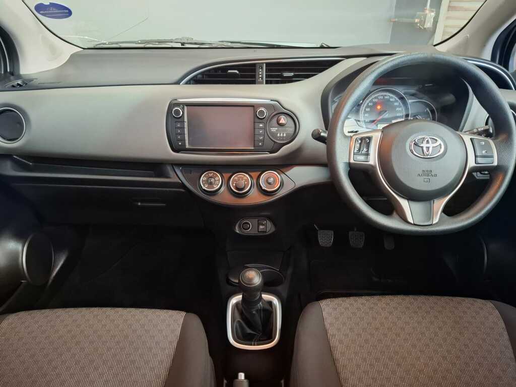 TOYOTA YARIS YARIS 1.0 XS 5Dr - 4