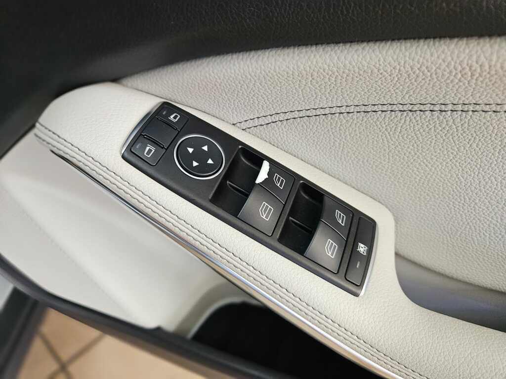 MERCEDES-BENZ GLA GLA 200 A/T - 10