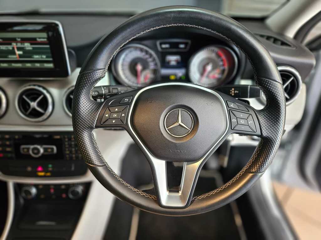 MERCEDES-BENZ GLA GLA 200 A/T - 6