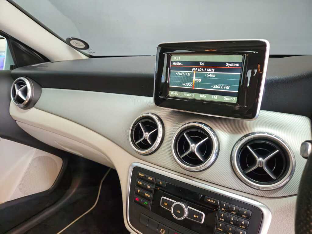 MERCEDES-BENZ GLA GLA 200 A/T - 7