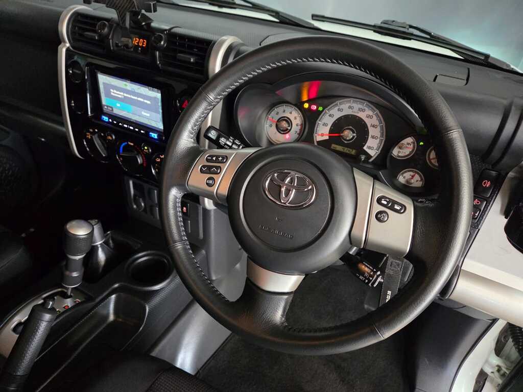 TOYOTA LAND CRUISER 70 FJ CRUISER 4.0 V6