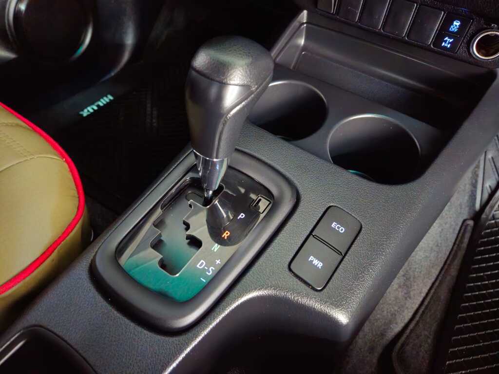 TOYOTA HILUX HILUX 2.4 GD-6 RB RAIDER A/T P/U E/CAB