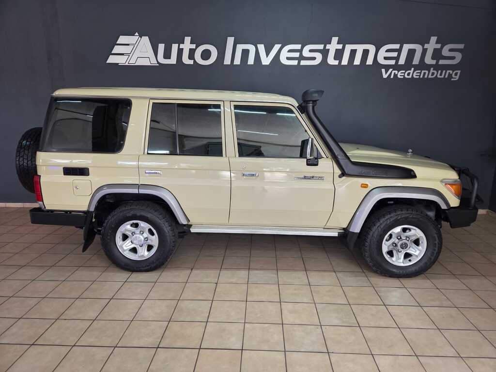 TOYOTA LAND CRUISER 70 LANDCRUISER 76 4.5D V8 S/W
