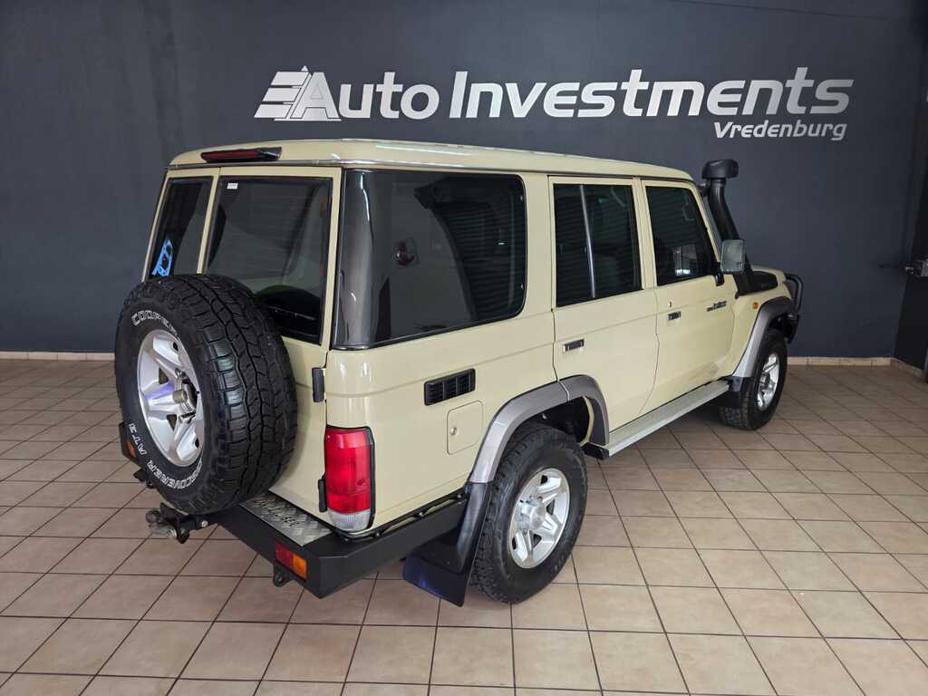 TOYOTA LAND CRUISER 70 LANDCRUISER 76 4.5D V8 S/W