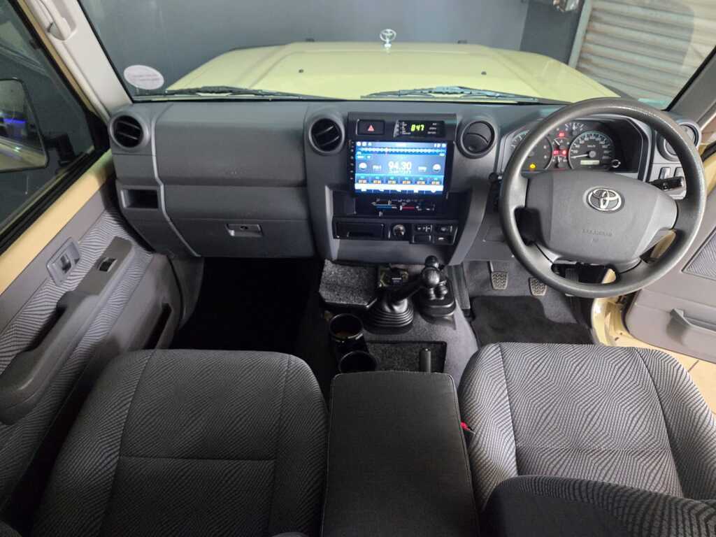 TOYOTA LAND CRUISER 70 LANDCRUISER 76 4.5D V8 S/W