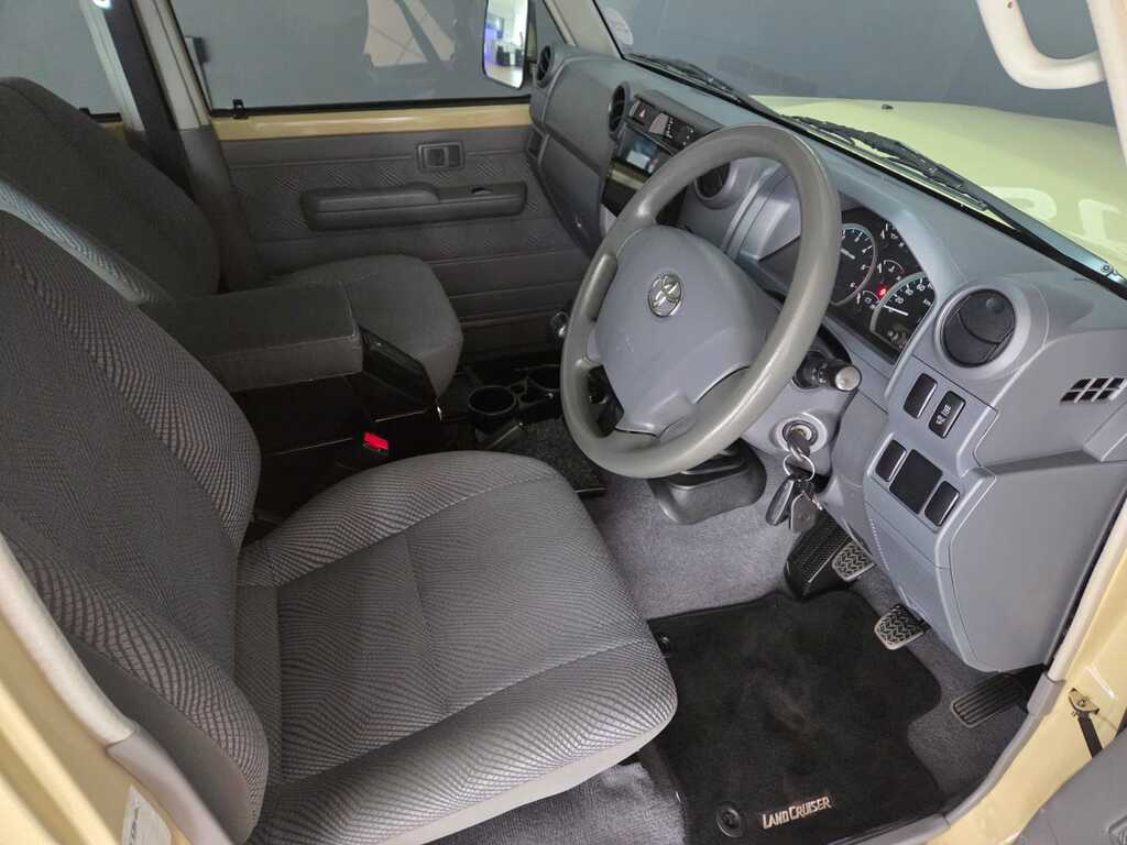 TOYOTA LAND CRUISER 70 LANDCRUISER 76 4.5D V8 S/W