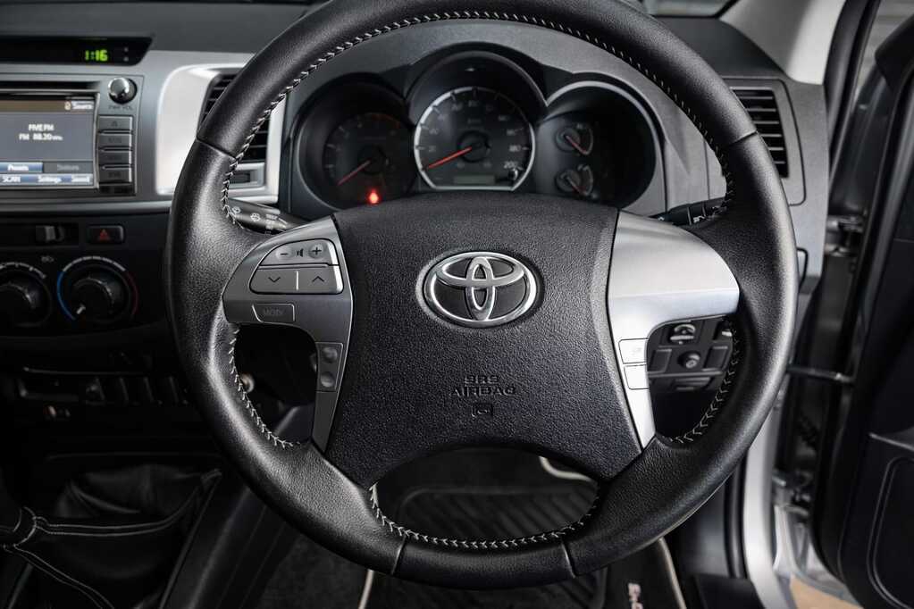 TOYOTA HILUX HILUX 2.5 D-4D LEGEND 45 R/B P/U D/C