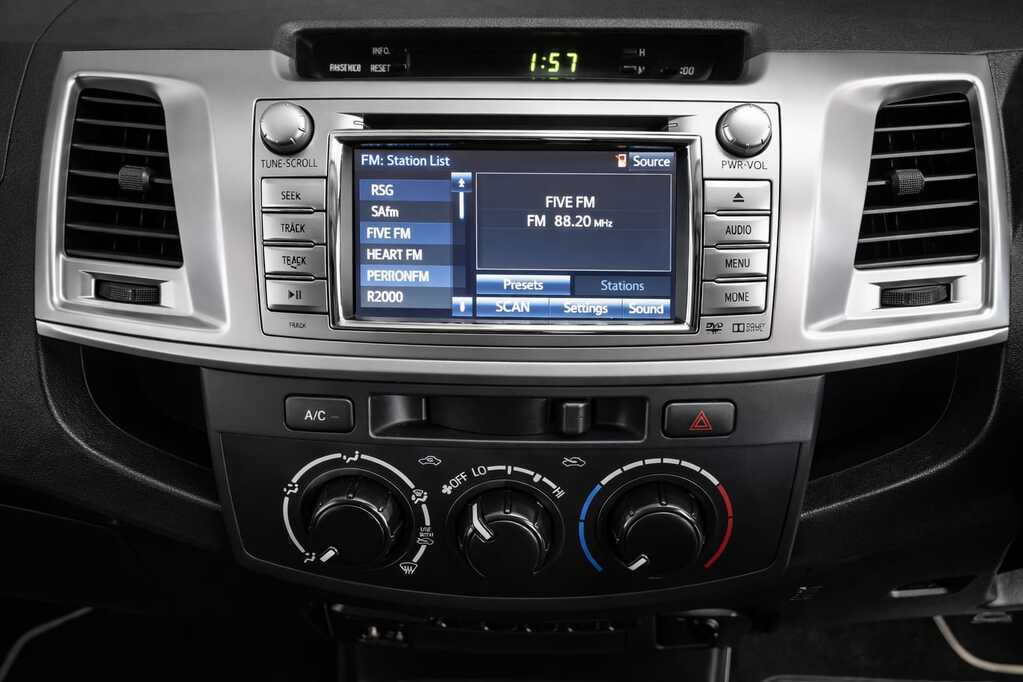 TOYOTA HILUX HILUX 2.5 D-4D LEGEND 45 R/B P/U D/C