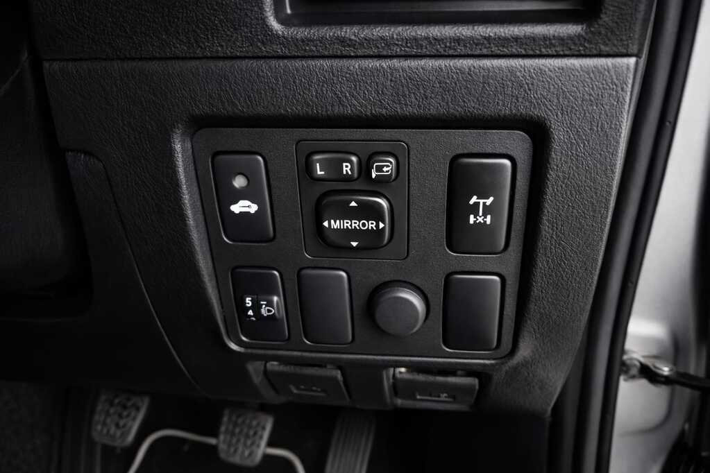 TOYOTA HILUX HILUX 2.5 D-4D LEGEND 45 R/B P/U D/C