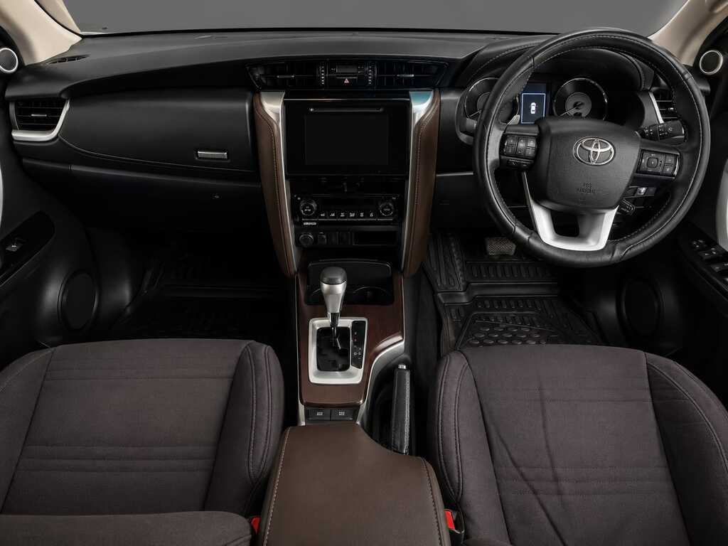 TOYOTA FORTUNER FORTUNER 2.8GD-6 R/B A/T - 7