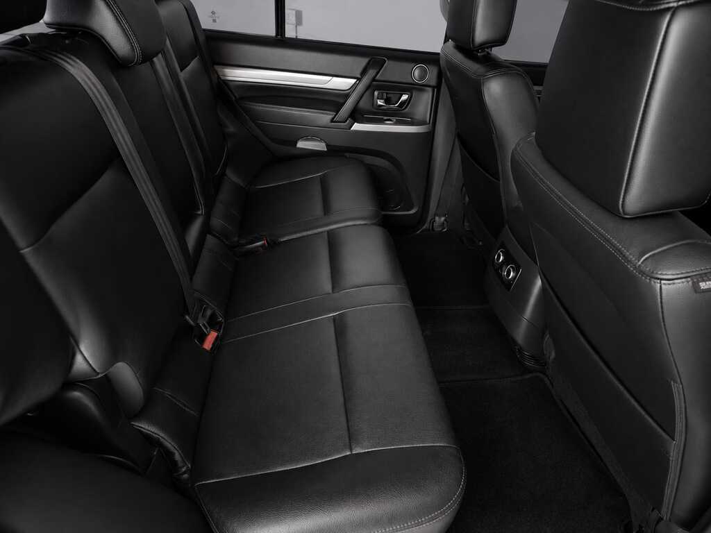 MITSUBISHI PAJERO PAJERO 3.2 Di - Dc GLS A/T - 12