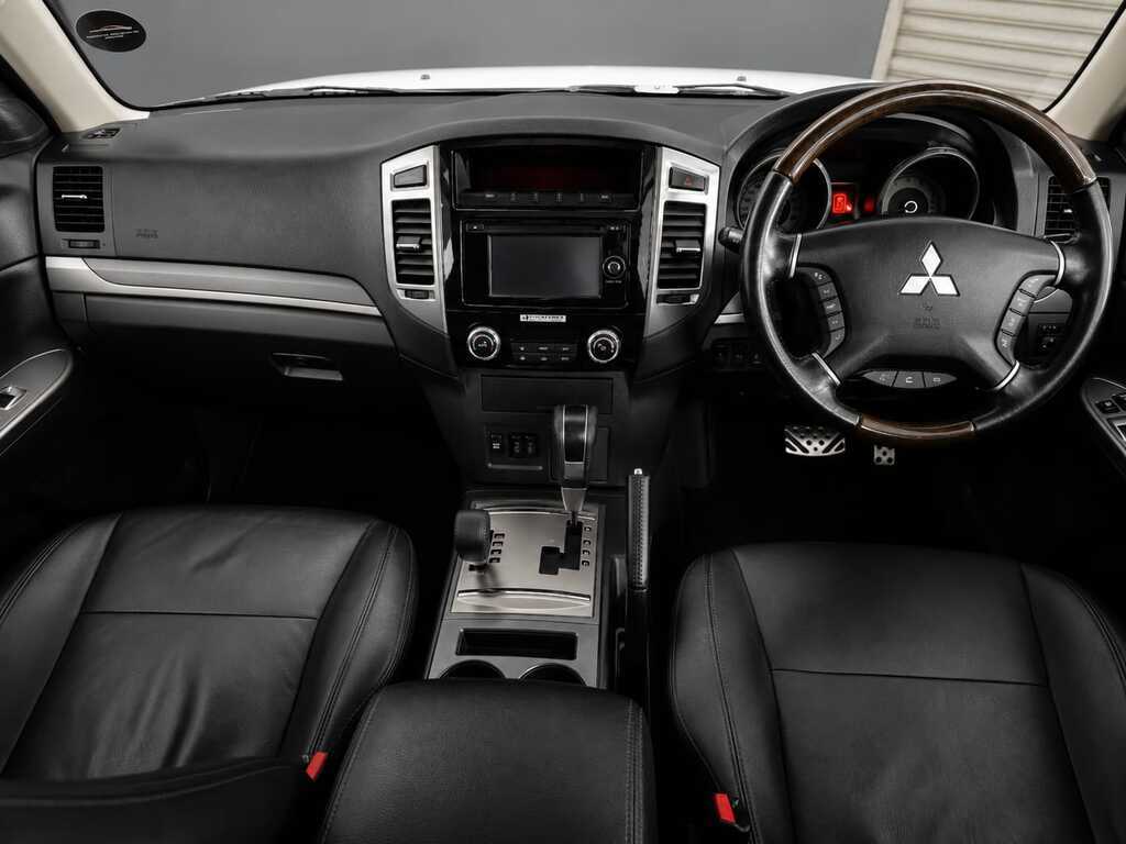 MITSUBISHI PAJERO PAJERO 3.2 Di - Dc GLS A/T - 4