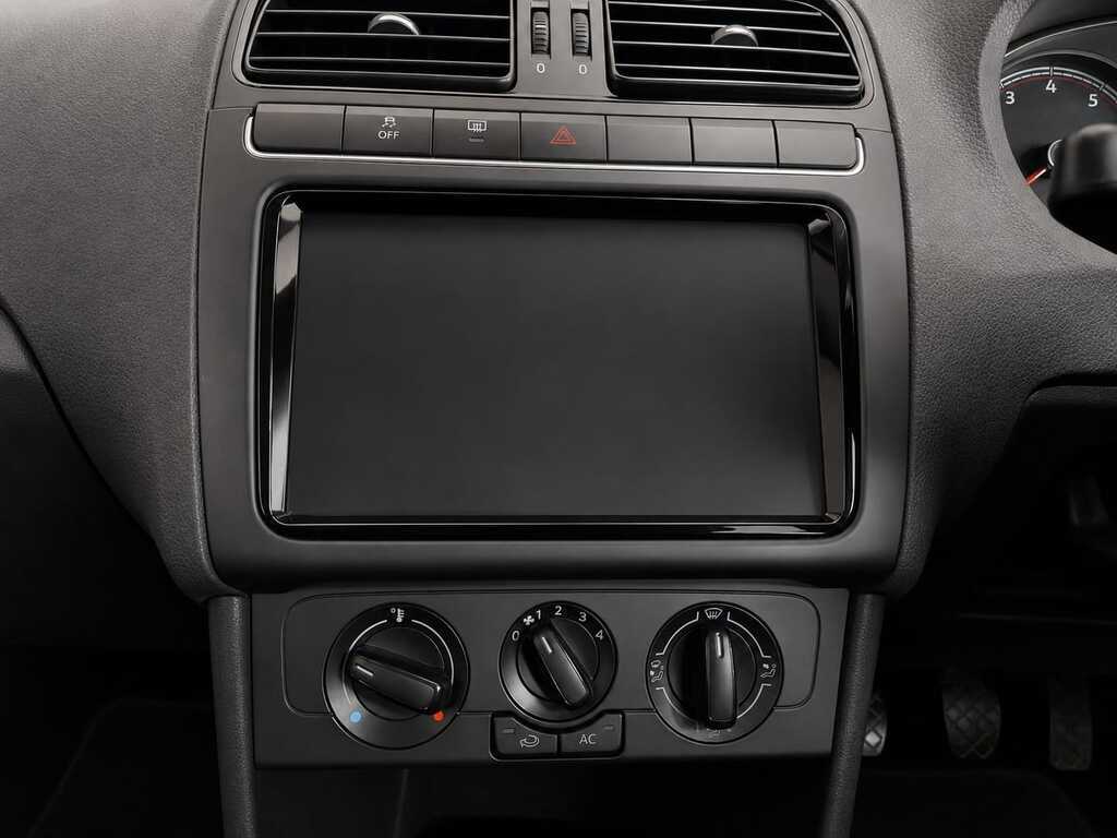 VOLKSWAGEN POLO VIVO POLO VIVO 1.4 (5DR) - 5
