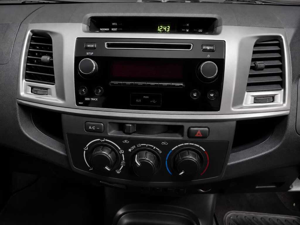 TOYOTA FORTUNER FORTUNER 2.5D-4D RB A/T - 6