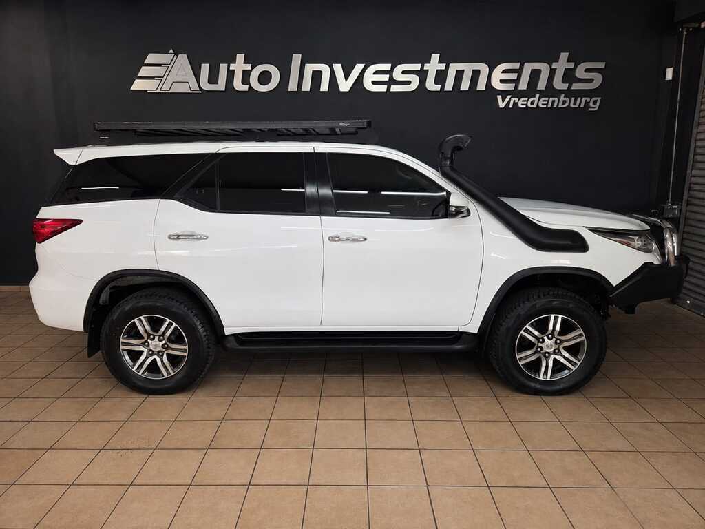 TOYOTA FORTUNER FORTUNER 2.4GD-6 4X4 A/T - 2