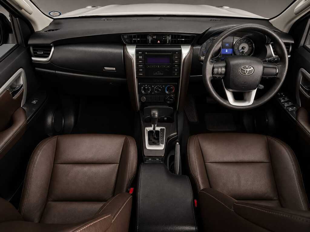 TOYOTA FORTUNER FORTUNER 2.4GD-6 4X4 A/T - 4