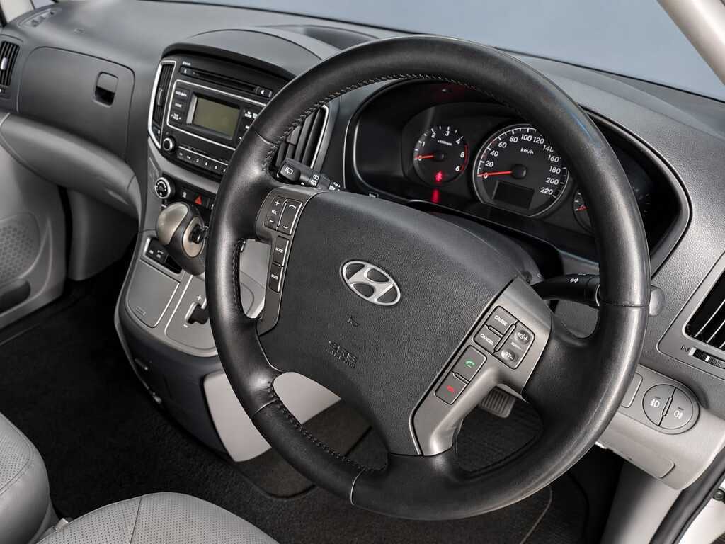 HYUNDAI H-1 H-1 2.5 CRDI A/T/ 2.5 ELITE A/T - 4