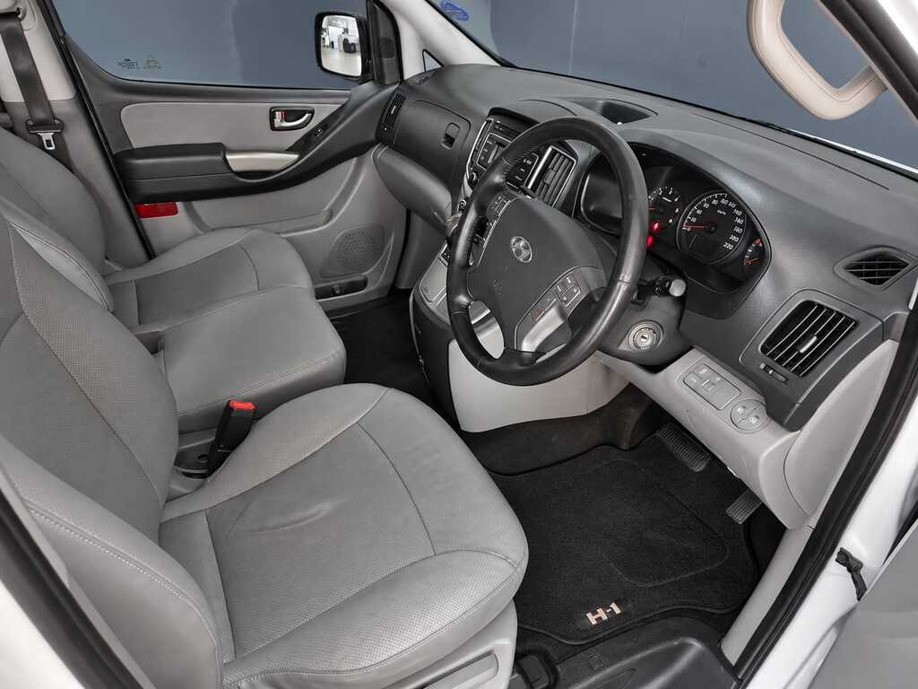 HYUNDAI H-1 H-1 2.5 CRDI A/T/ 2.5 ELITE A/T - 7