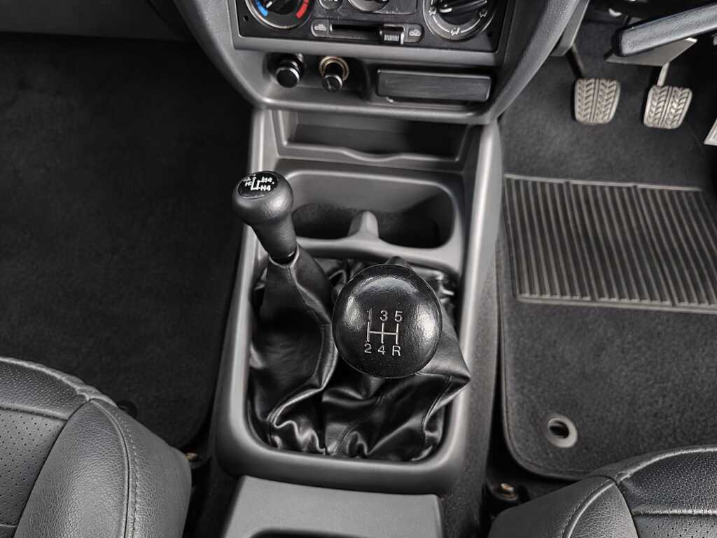MAZDA B SERIES DRIFTER 2600 SLE 4X4 P/U D/C - 6