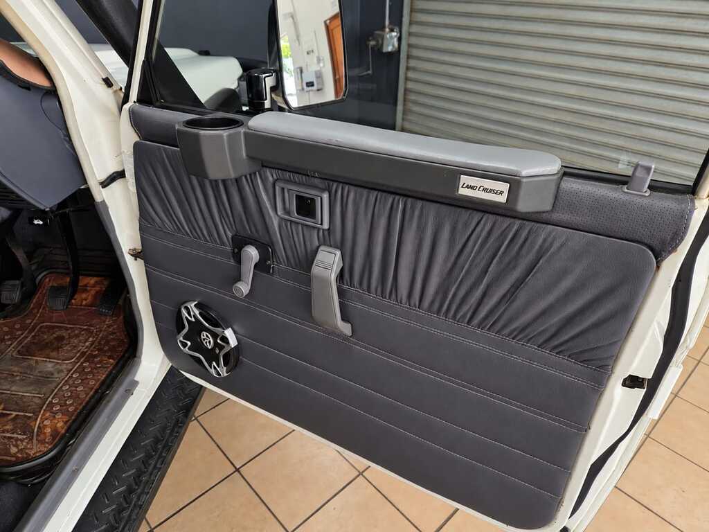 TOYOTA LAND CRUISER PICK UP LAND CRUISER 4.5 PETROL P/U S/C - 11