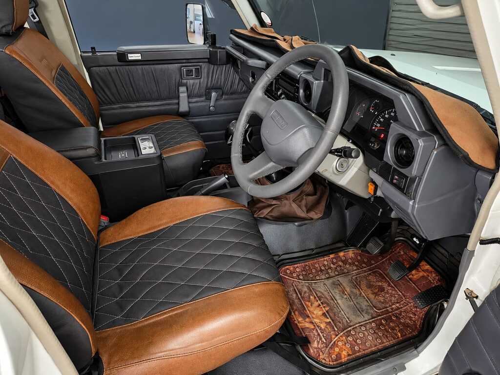 TOYOTA LAND CRUISER PICK UP LAND CRUISER 4.5 PETROL P/U S/C - 4