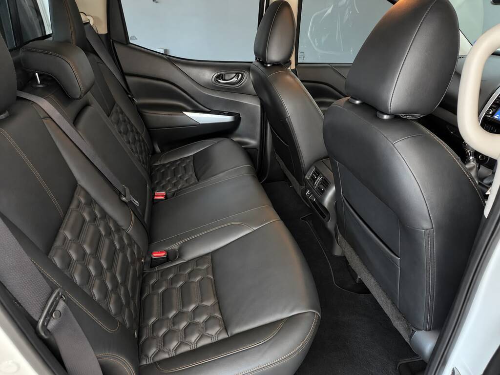NISSAN NAVARA NAVARA 2.5DDTI LE/LE PLUS 4X4 D/C P/U - 13