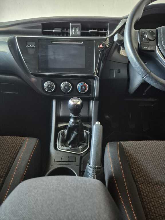 TOYOTA AURIS AURIS 1.6 XS