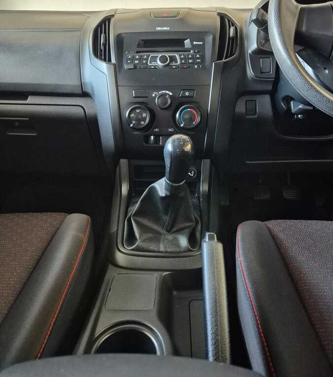 ISUZU D-MAX D-MAX 250 HO HI-RIDER D/C P/U - 14