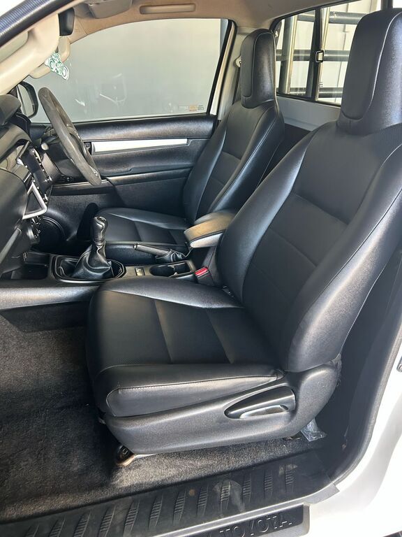 TOYOTA HILUX HILUX 2.4 GD-6 RB RAIDER P/U S/C