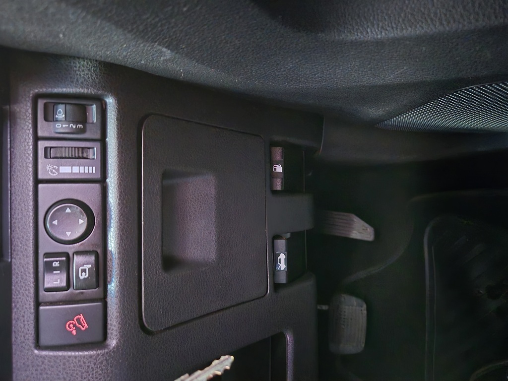 ISUZU D-MAX D-MAX 300 LX A/T E/CAB P/U