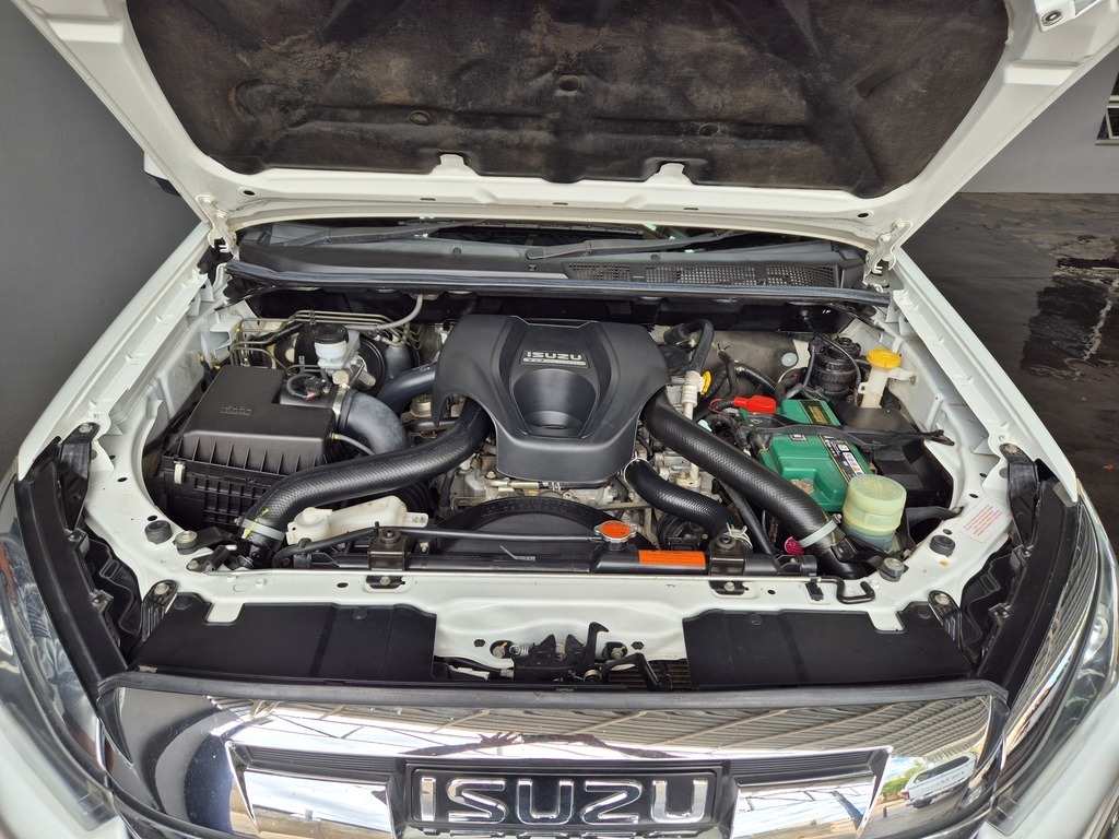 ISUZU D-MAX D-MAX 300 LX A/T E/CAB P/U