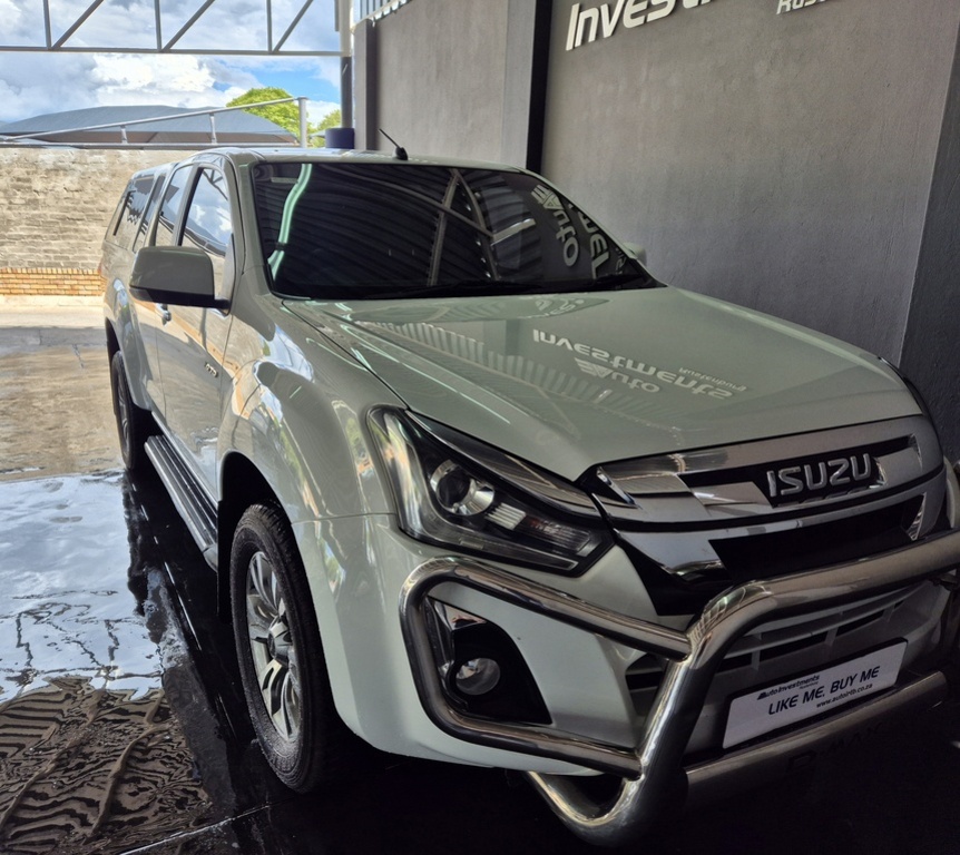 ISUZU D-MAX D-MAX 300 LX A/T E/CAB P/U