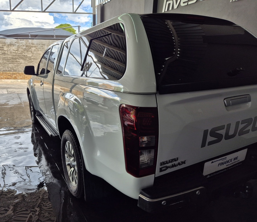 ISUZU D-MAX D-MAX 300 LX A/T E/CAB P/U