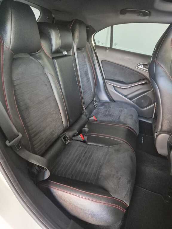 MERCEDES-BENZ A CLASS A220 CDI BE AMG SPORT A/T - 12